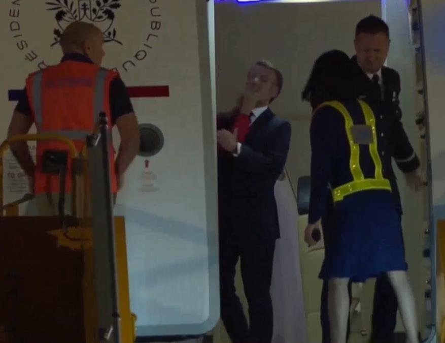 OVO JE ŽENA ZBOG KOJE JE MAKRON NAVODNO DOBIO "DESNI KROŠE" OD SUPRUGE: Predsednik Francuske sa glumicom održavao "platonski" odnos (VIDEO, FOTO)