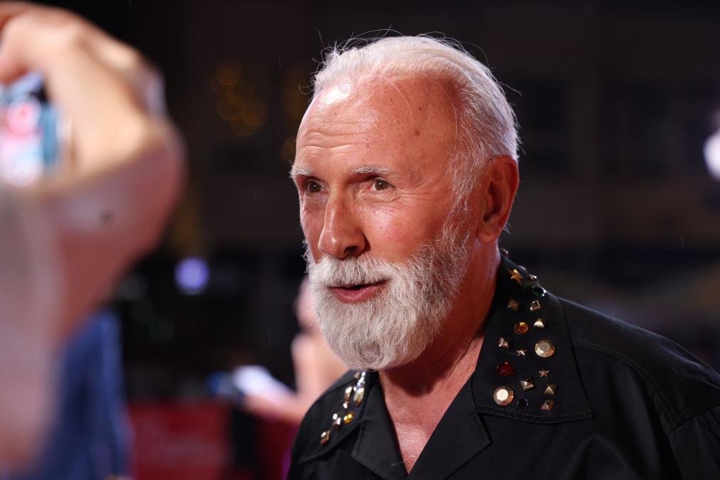 DINO MERLIN SE OBRATIO BEOGRADU: "Bilo je to kad sam bio jako mlad i nije bilo mnogo ljudi..." Hiljade njih ostalo nemo, a onda se pojavio ON (VIDEO)