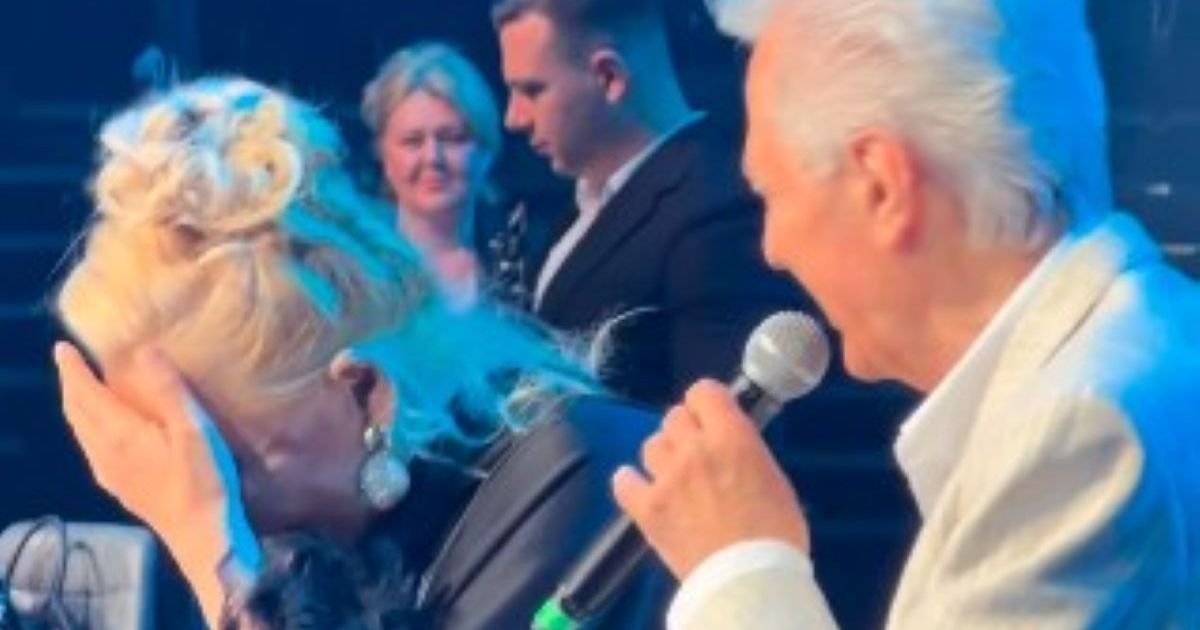 Vesna Zmijanac na ivici suza zbog reči Miroslava Ilića na koncertu u Areni: "Da slavimo još mnogo godina"