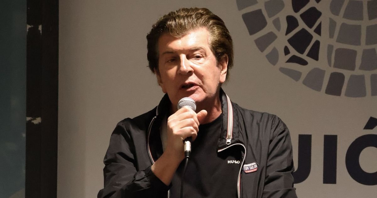 Bajaga na festivalu "GRAD ČITA" monografiju "Pesme": Decenije stvaralaštva kroz 160 pesama i lične uspomene