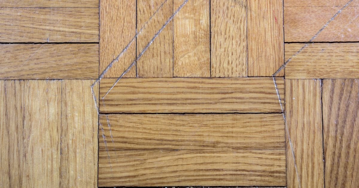 Parket vam izgleda staro i beživotno? Ovi trikovi vraćaju sjaj bez hoblovanja i velikog troška