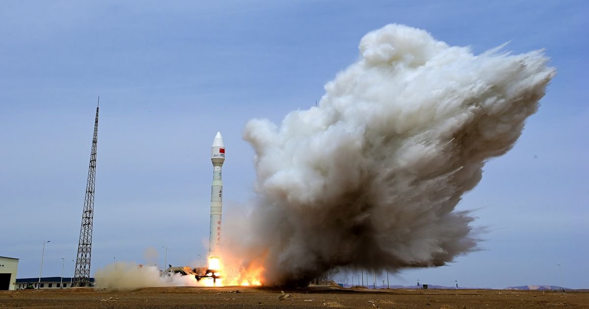 Pet satelita poslato u svemir: Uspešno 13. lansiranje rakete "Liđijan-1"