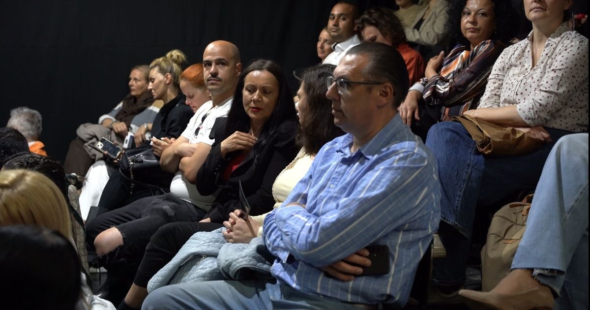 „Ples mrtve kokoši“ premijerno izveden pred prepunom salom Akademskog pozorišta u Beogradu