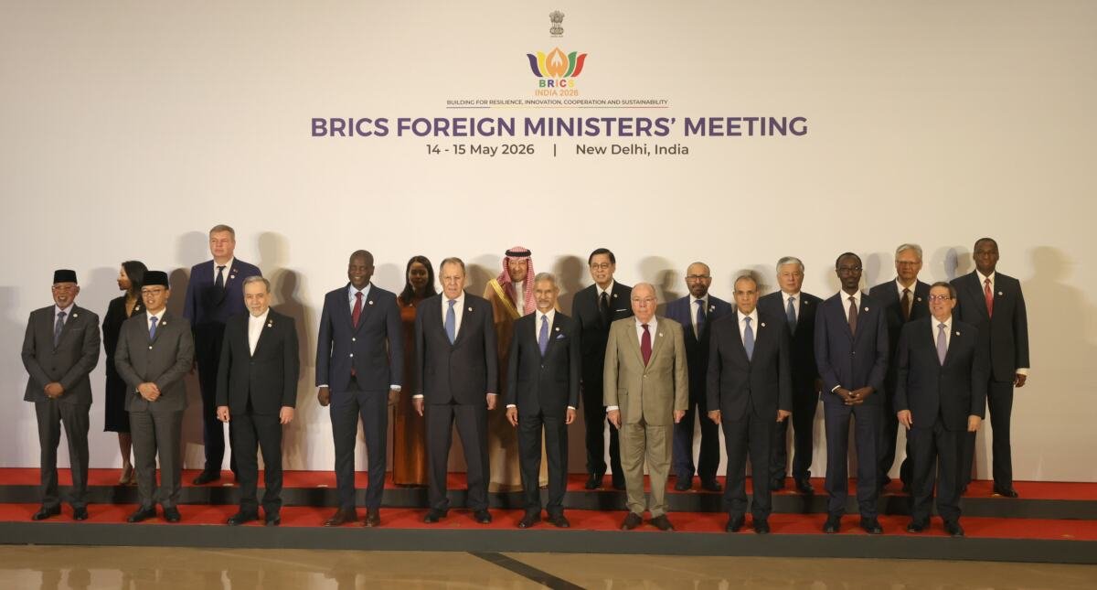 PUKLO JEDINSTVO U BRIKS! Sastanak šefova diplomatija u Nju Delhiju okončan bez zajedničkog saopštenja, podele sve vidljivije od rata u Iranu (FOTO)