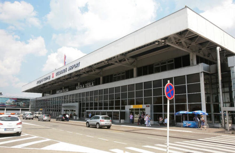 AVION IZ HURGADE PRINUDNO SLEĆE U BEOGRAD: Drama na nebu, osoblje PRIJAVILO DIM U KABINI