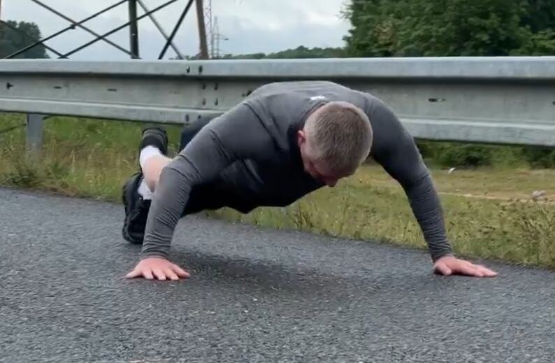 "ŠTO TE NE UBIJE, TO TE OJAČA" Robert Fico obeležio "drugi rođendan" nakon atentata (VIDEO)