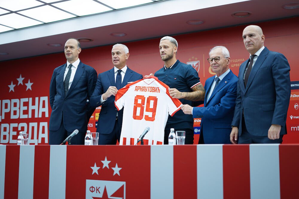 Crvena zvezda se oglasila i objasnila situaciju oko FIFA suspenzije (Foto)