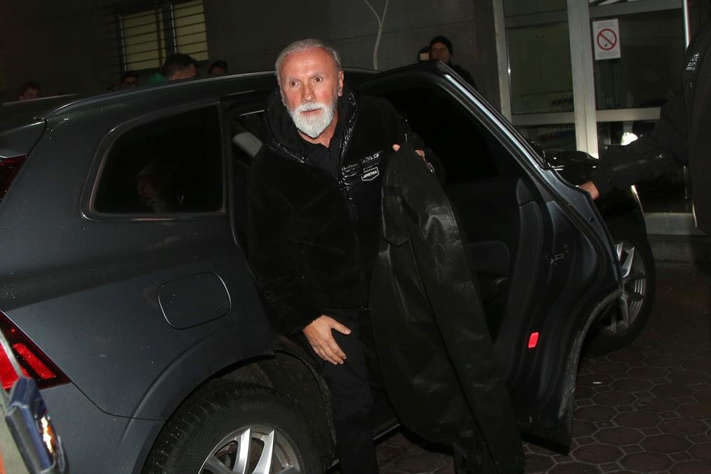 "TO ME JE OBLIKOVALO" Dino Merlin stigao u Srbiju, pa progovorio o Sarajevu i odrastanju u mahali! Otvorio dušu o Vesni Zmijanac: Ona je moja Tina Tarner...