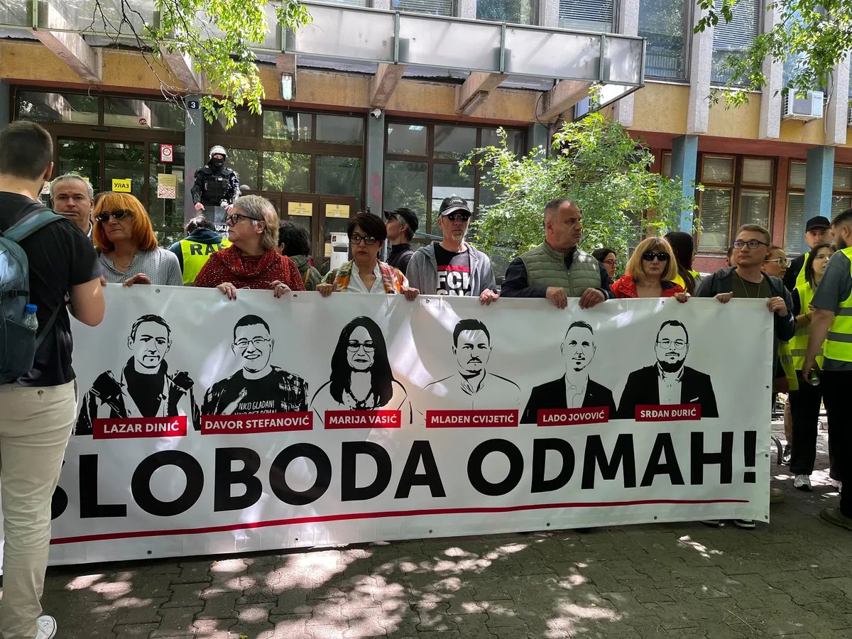 Filmom i tribinom obeležena godišnjica blokade suda u Novom Sadu