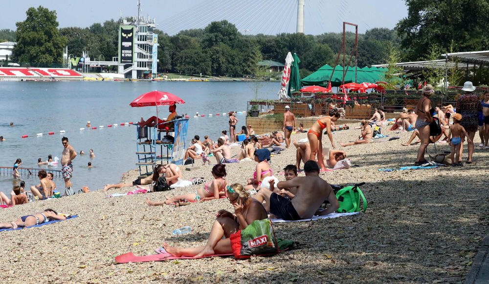 "ONI GOLOGUZI BEŽALI, UMALO SE UTOPILI": Prva nudistička plaža u Beogradu postojala samo 3 dana, a onda IZBIO HAOS!