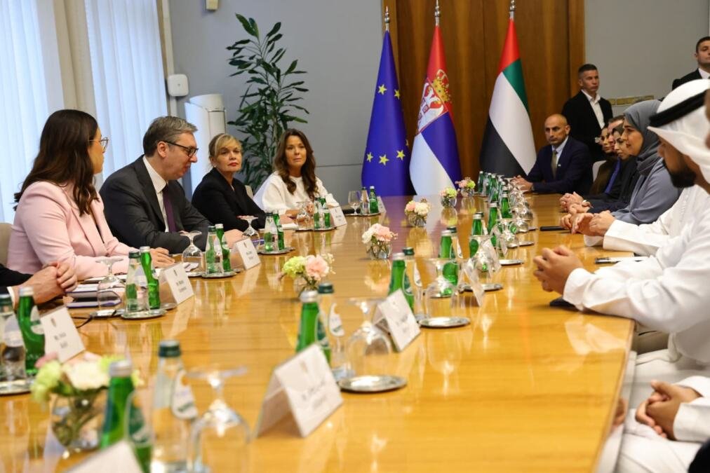 Vučić se sastao sa ministarkom za klimatske promene i životnu sredinu UAE: U fokusu saradnja u oblasti ekologije i zaštite životne sredine (FOTO)