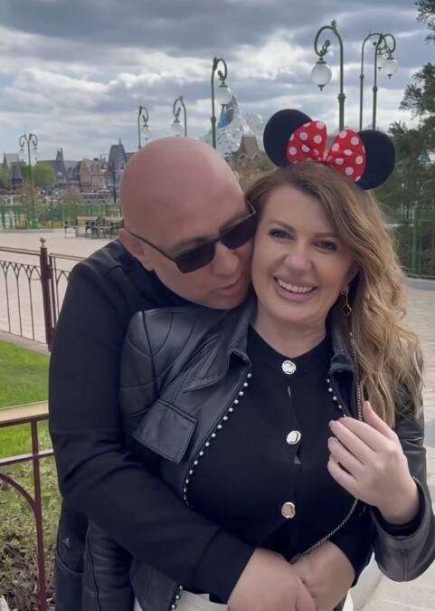 VIKI I TAŠKE POKAZALI KAKO IZGLEDA PRAVA LJUBAV I POSLE 30 GODINA! Video iz Diznilenda oduševio sve