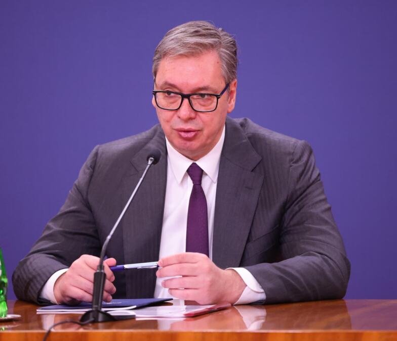 "KADA ME LJUDI IZ DPS-A NAPADAJU, TO JE ZA MENE VELIKA POHVALA" Vučić: Vas je mnogo lepo gledati, sa svim tim narko dilerima uz vas