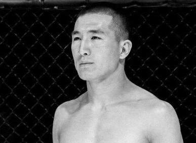 TRAGEDIJA NA JEZERU! MMA borac (30) poginuo nakon HEROJSKOG čina - spasao četiri tinejdžerke, pa nestao pod vodom!
