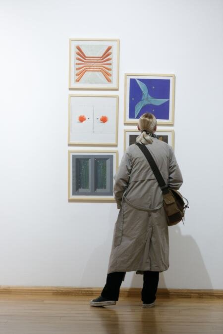 Pred publikom više od 160 crteža i grafika Otvorena izložba "Peščana pomeranja" u Muzeju savremene umetnosti Vojvodine