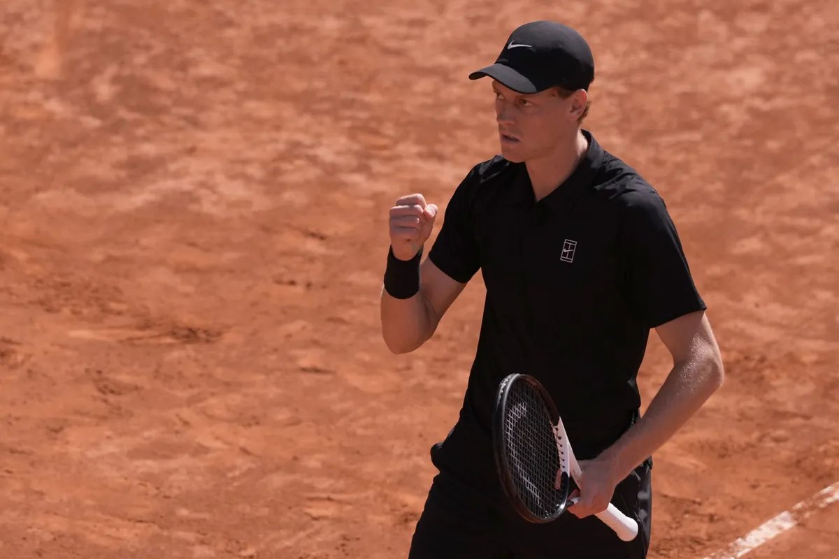 Siner je nezaustavljiv: Posle dva dana srušio Medvedeva i stigao u finale