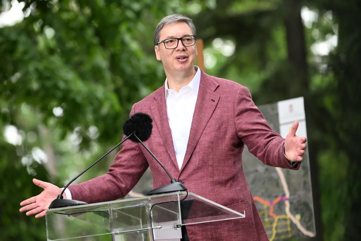 Šta stoji iza Vučićeve predstave o neodlasku u Crnu Goru
