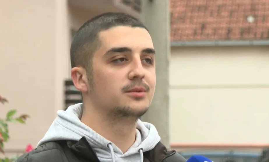 Studentu u Inđiji zapaljen automobil nakon akcije “Studenti pobeđuju”: “Opkolili su nas batinaši”