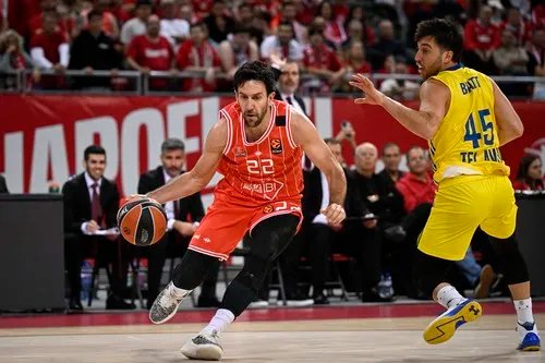 Haos i skandal zbog štrajka: Micić prvi izašao, prekinuta utakmica, Hapoel ostao sa jednim igračem