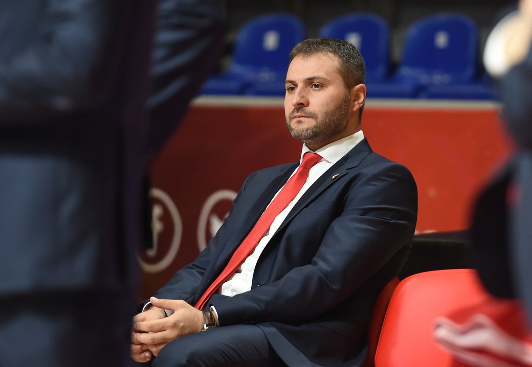 Bio trener Zvezde 12 mečeva, pomoćnik je u reprezentaciji Srbije, sada je preuzeo tim u Bundesligi