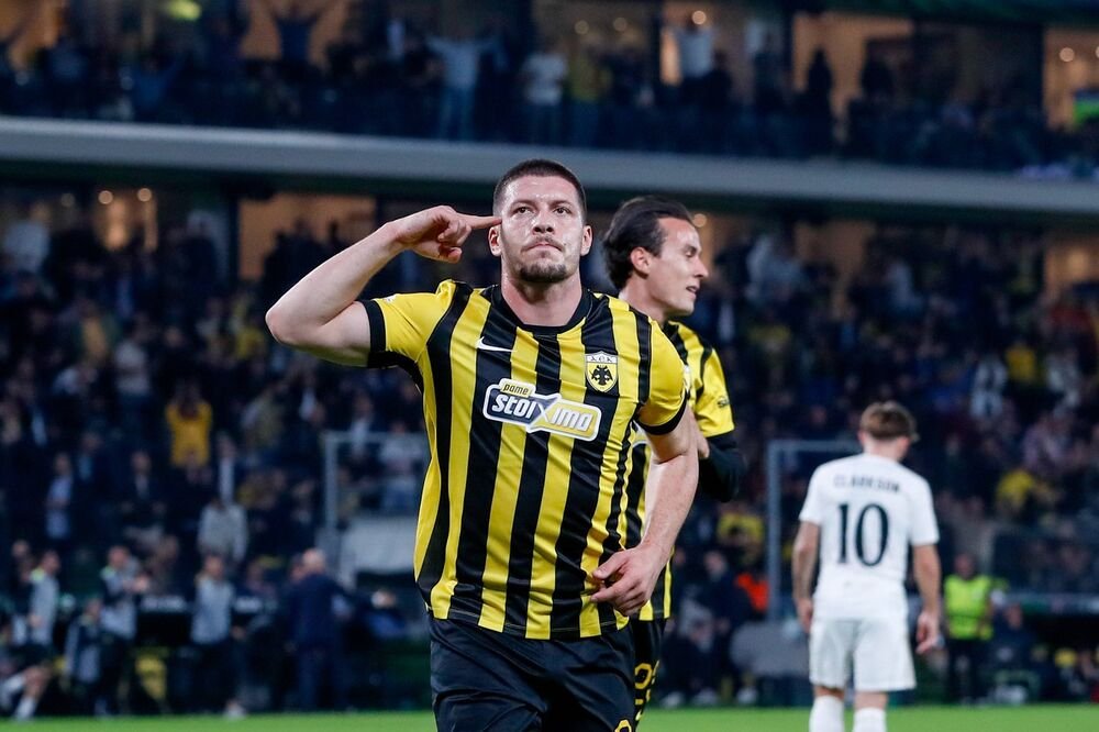 Luka Jović na raskrnici - AEK mu ponudio novi ugovor, ali postoji i interesovanje crveno-belih (Foto)