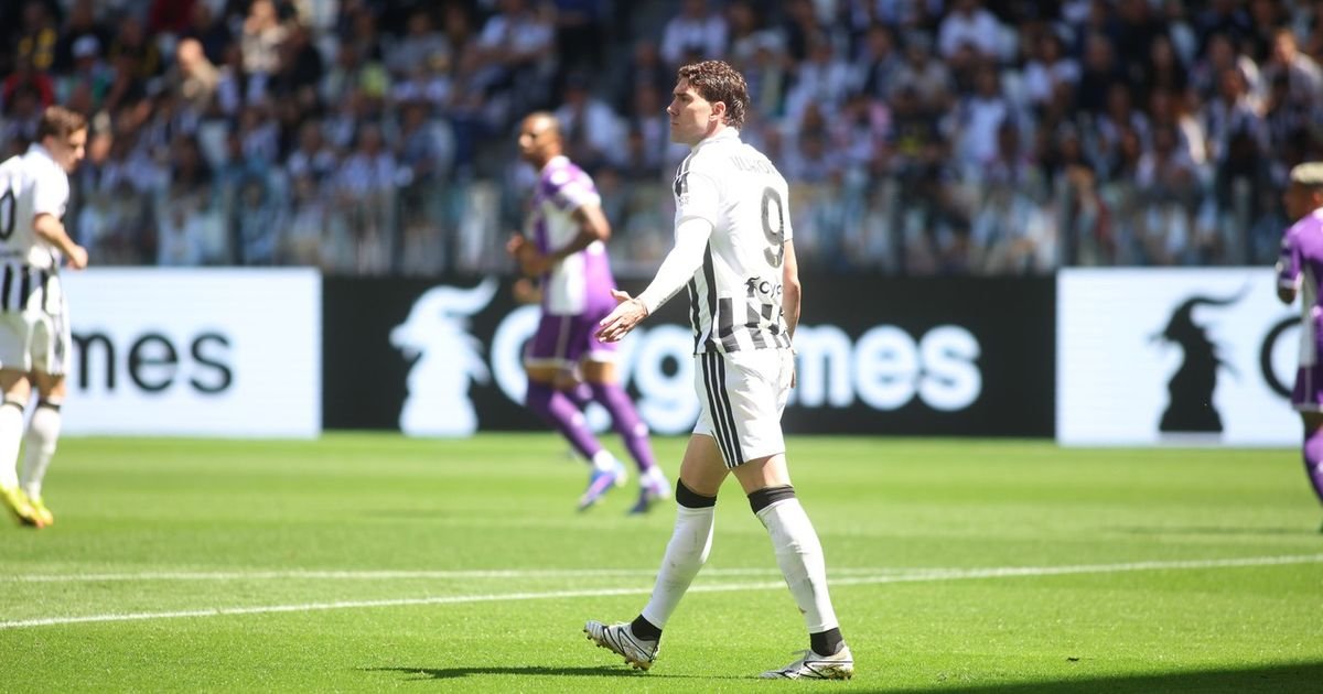 Vlahoviću falilo nekoliko centimetara za gol: Omraženi rival srušio Juve i udaljio ga od LŠ, Roma vlada u Rimu