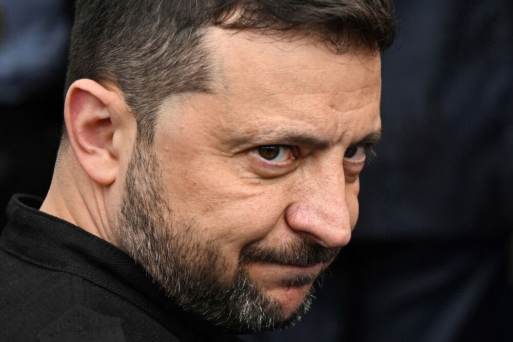 ZELENSKI SE OGLASIO SA STRAŠNIM VESTIMA: "Poginulo 52 ljudi, od toga 22 dece..."