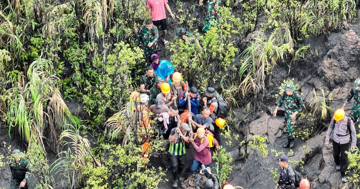 Erupcija vulkana Dukono u Indoneziji: Izbacio pepeo u visinu od 5.000 metara