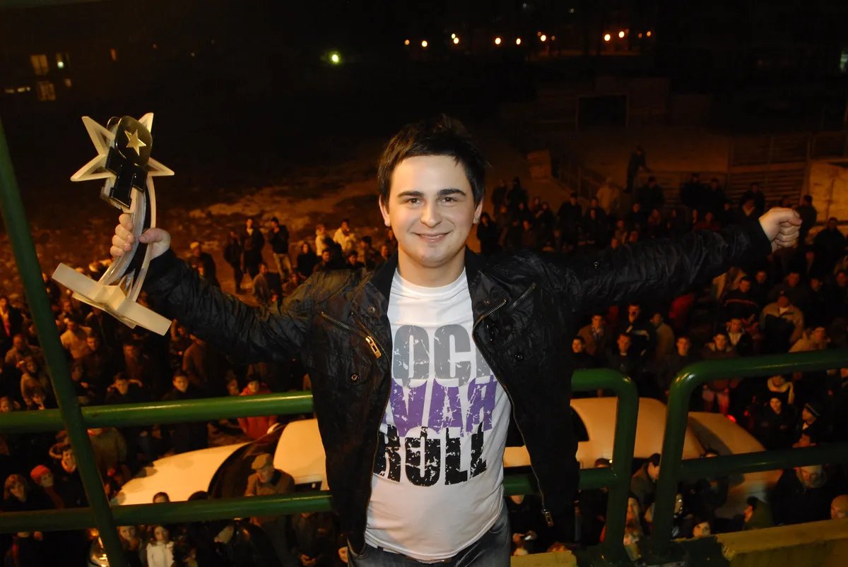 Pobedio je u "Operaciji trijumf": Majka mu umrla 2 dana pre svadbe, a evo kako Adnan Babajić provodi dane u Americi (FOTO)