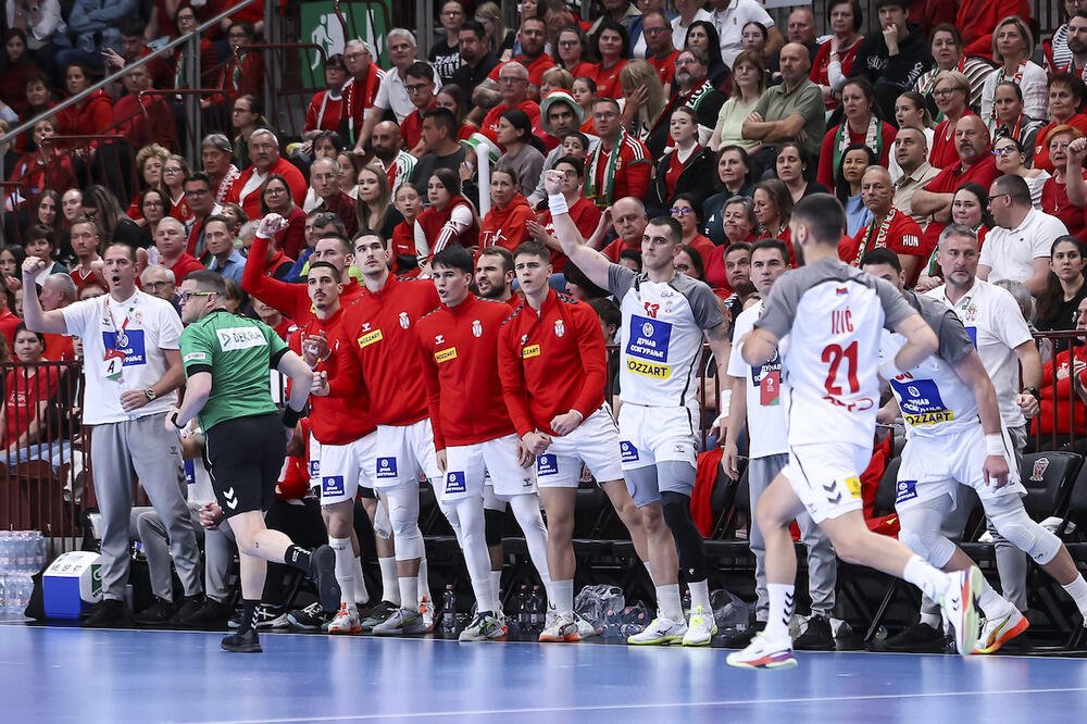 RUKOMETAŠI SRBIJE NA SVETSKOM PRVENSTVU! Mađarima nisu pomogle ni sramne sudije! (Foto)