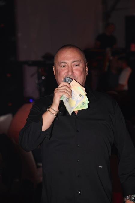 OBJAVLJEN SNIMAK SA SVADBE NA KOJOJ JE ĐANI IZUJEDAN! Evo šta je pevač radio nakon šok incidenta - prava drama! (VIDEO)