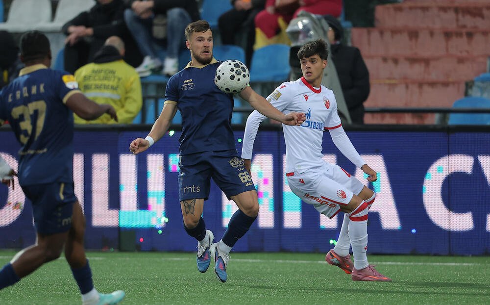 Crvena zvezda bez Stankovića i skoro celog tima preživela prečku Radnika u Surdulici (Foto)