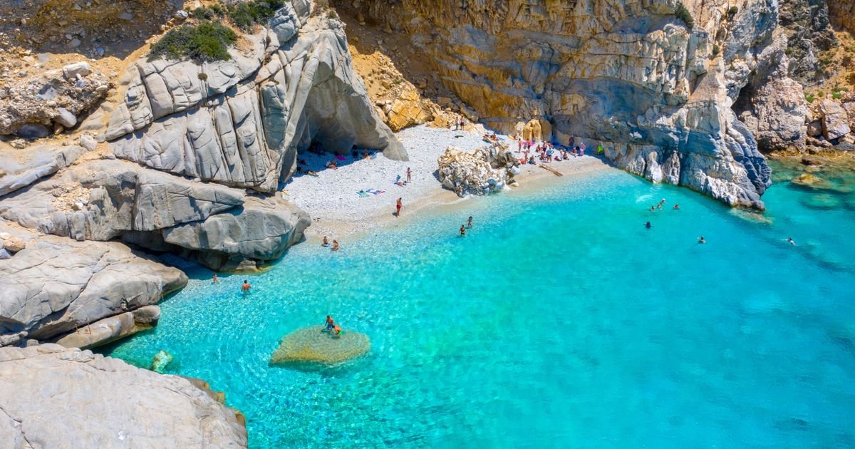 Ova ostrva su najbolje čuvana tajna Grčke: Turisti ih još nisu otkrili, a plaže izgledaju kao sa drugog sveta