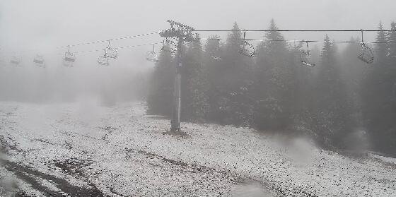 SRBIJU POGODILO VREME KAO USRED NOVEMBRA! Sneg zatrpao planine, mećava na Kopaoniku i temperature od samo 10 stepeni: Pogledajte slike snega! (VIDEO)