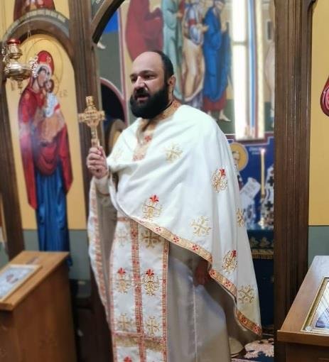"Čestitam ti, robe auta, kuće i svog izgleda" Sveštenik Bojan poslao brutalnu poruku koja trezni: Lečite komplekse, a rađate decu koja postaju stranci