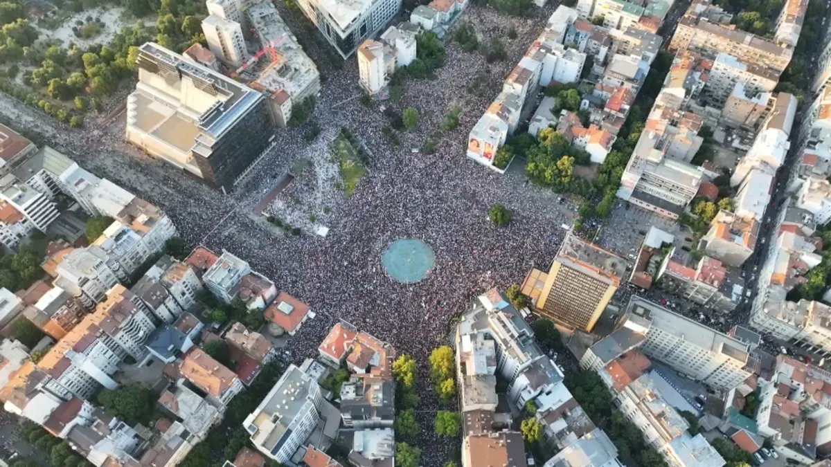 Opozicione grupe građana iz zapadne i centralne Srbije zajedno idu na studentski protest u Beogradu