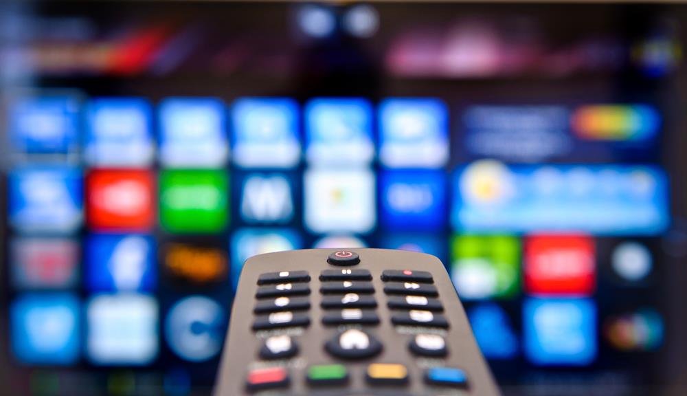 Stari port, nova funkcija: Zašto premium televizori i dalje imaju RS-232 port