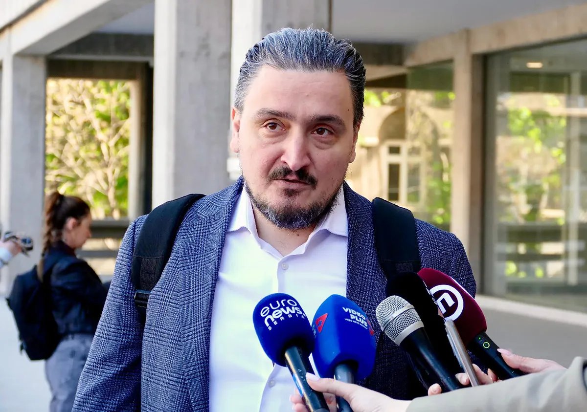 "Mobilizaciji siledžija koje će Vučić koristiti u kampanji": Srednjoškolce hapse zbog dobacivanja naprednjacima, ali ne i naprednjake koji tuku građane