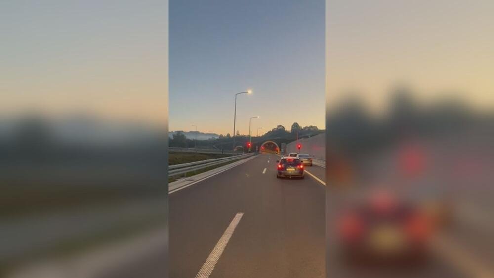 "KAMIKAZA" NA PUTU, UPOZORENJE ZA VOZAČE: Kod tunela na auto-putu vozilo se kreće u suprotnom smeru!