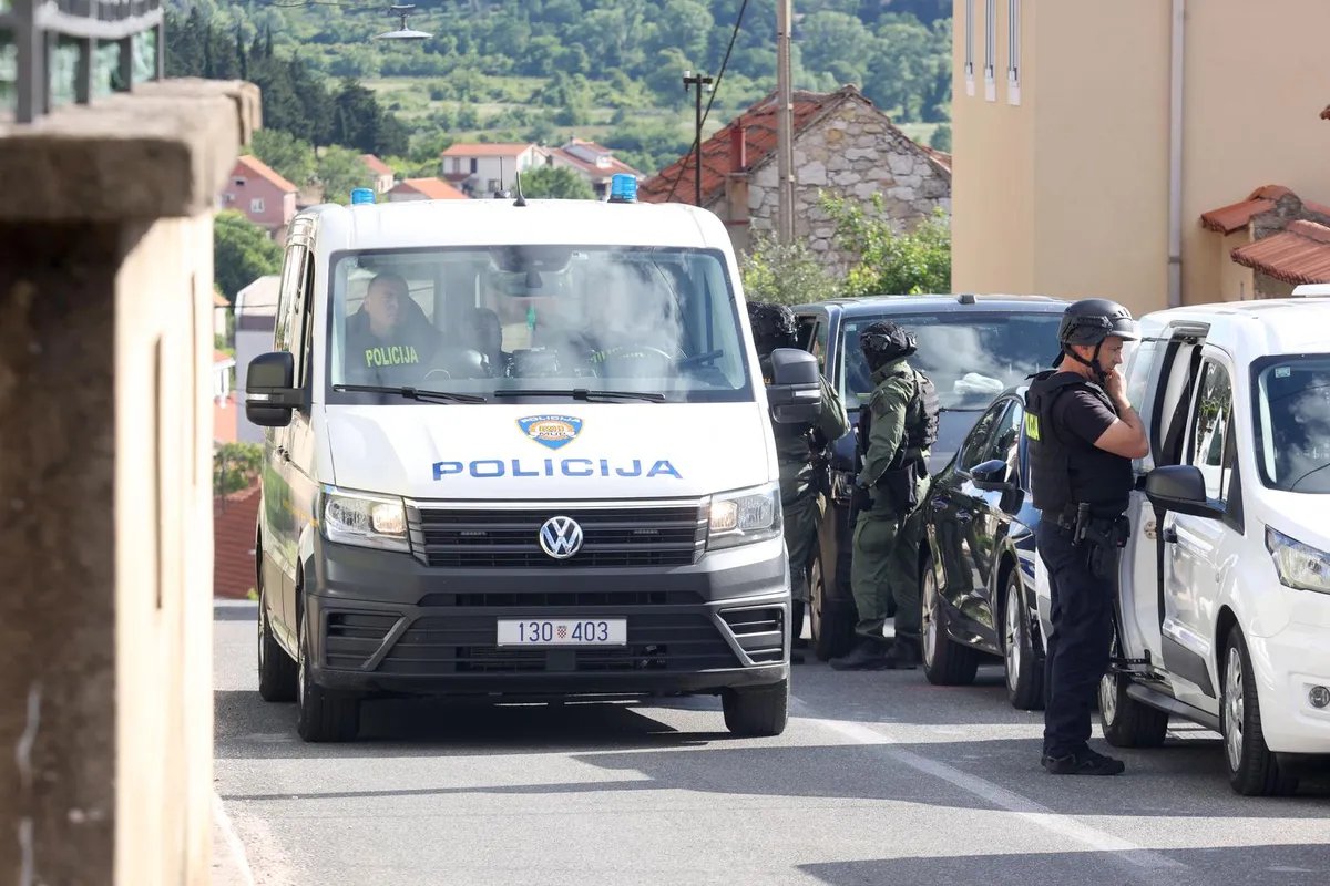 Kako je uhapšen ubica iz Drniša: Nađen je nag, iza sebe posipao biber da zamete trag psima tragačima