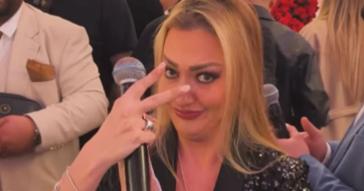 “Terali su nas da čučnemo ispod stola i pevamo, a oni imali odnose” Pevačica raskrinkala dvojicu biznismena
