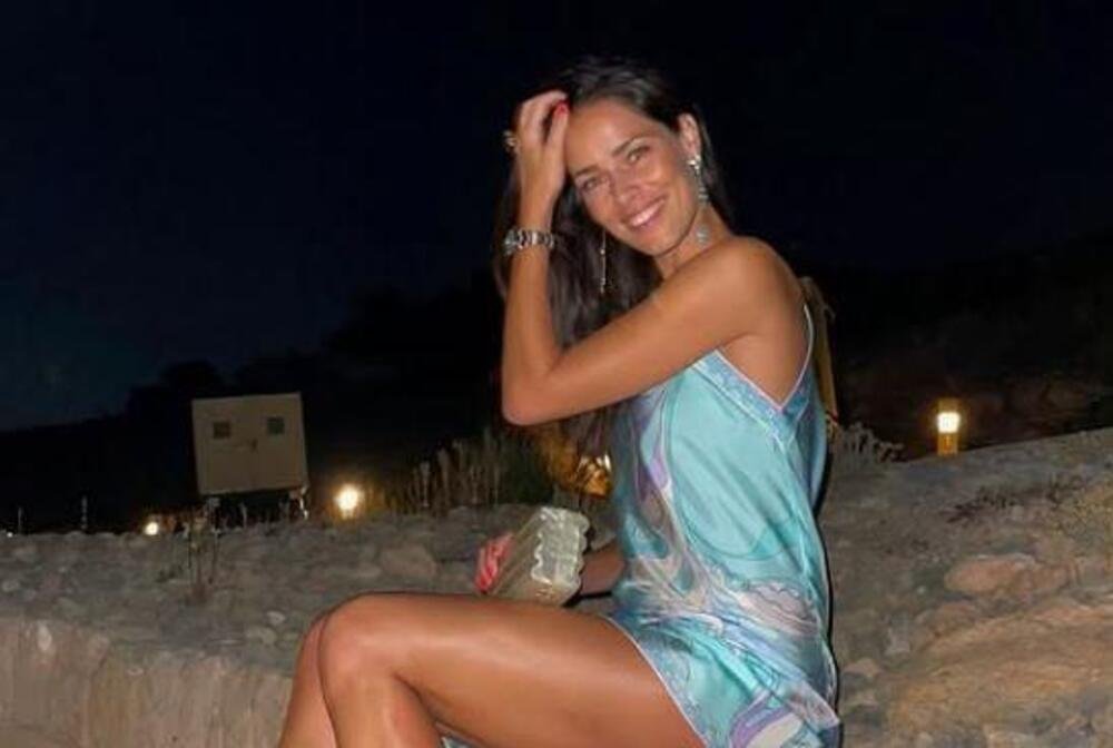 ANA IVANOVIĆ UMALO NAPRAVILA SKANDAL SVETSKIH RAZMERA! Sve se desilo u njenoj vili na Majorci: "SELA JE U KRILO..."