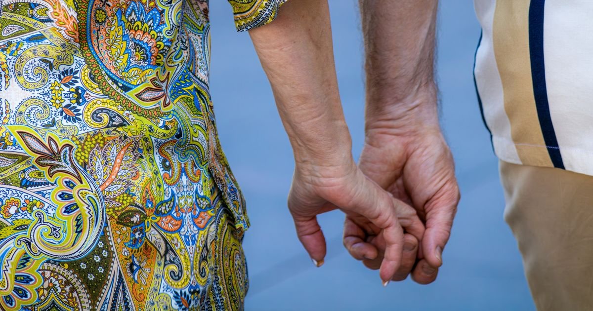 Vođenje ljubavi posle šezdesete: Kako da intimnost ojača telo i um u zrelijim godinama