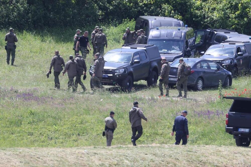 POLICIJA DRUGI DAN ČEŠLJA PODRUČJE OKO JARKOVAČKOG JEZERA: Sumnja se da je Nešovićevo telo bačeno OVDE! (FOTO)