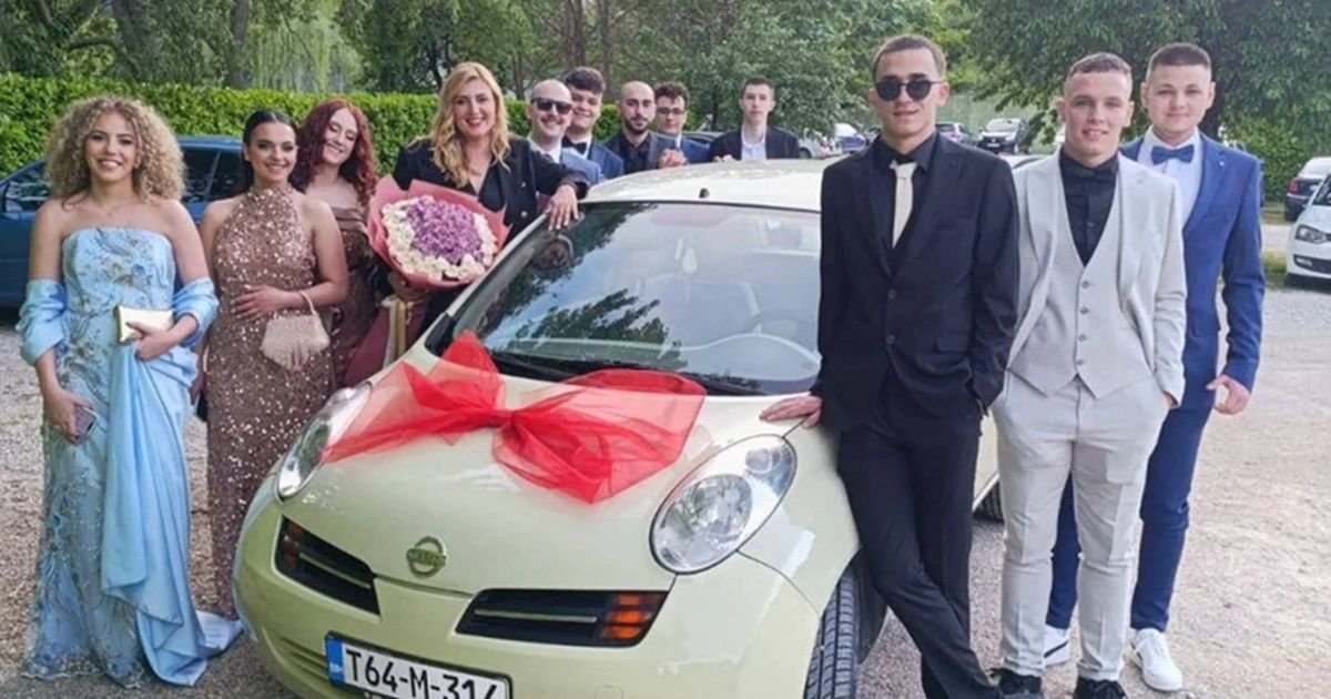 Maturanti oduševili razrednu Danijelu originalnim poklonom: Čitav region priča o ovome!