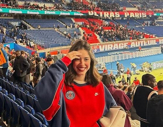 OVA LEPOTICA JE VOĐA NAVIJAČA: Madalena je čuvena glumica, a na tribinama je prava zver