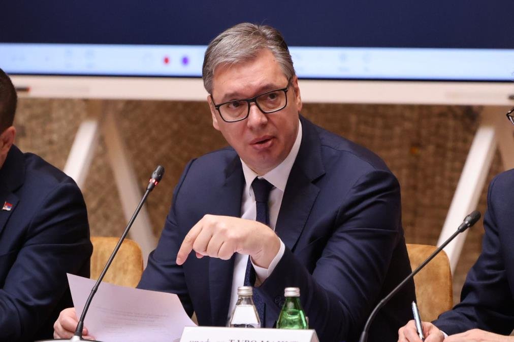 "AKO LJUDI ŽELE DA PODRŽE STUDENTE, GLASAĆE ZA NAŠU LISTU - BIĆE MNOGO STUDENATA" Vučić poručio: Na njihovoj blokaderskoj neće biti nijedan