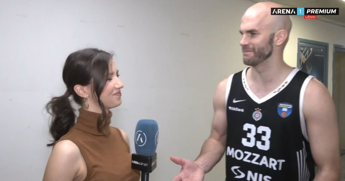 Kalates pružio ruku lepoj voditeljki Arene, ona to nije videla, usledio šmekerski potez Grka