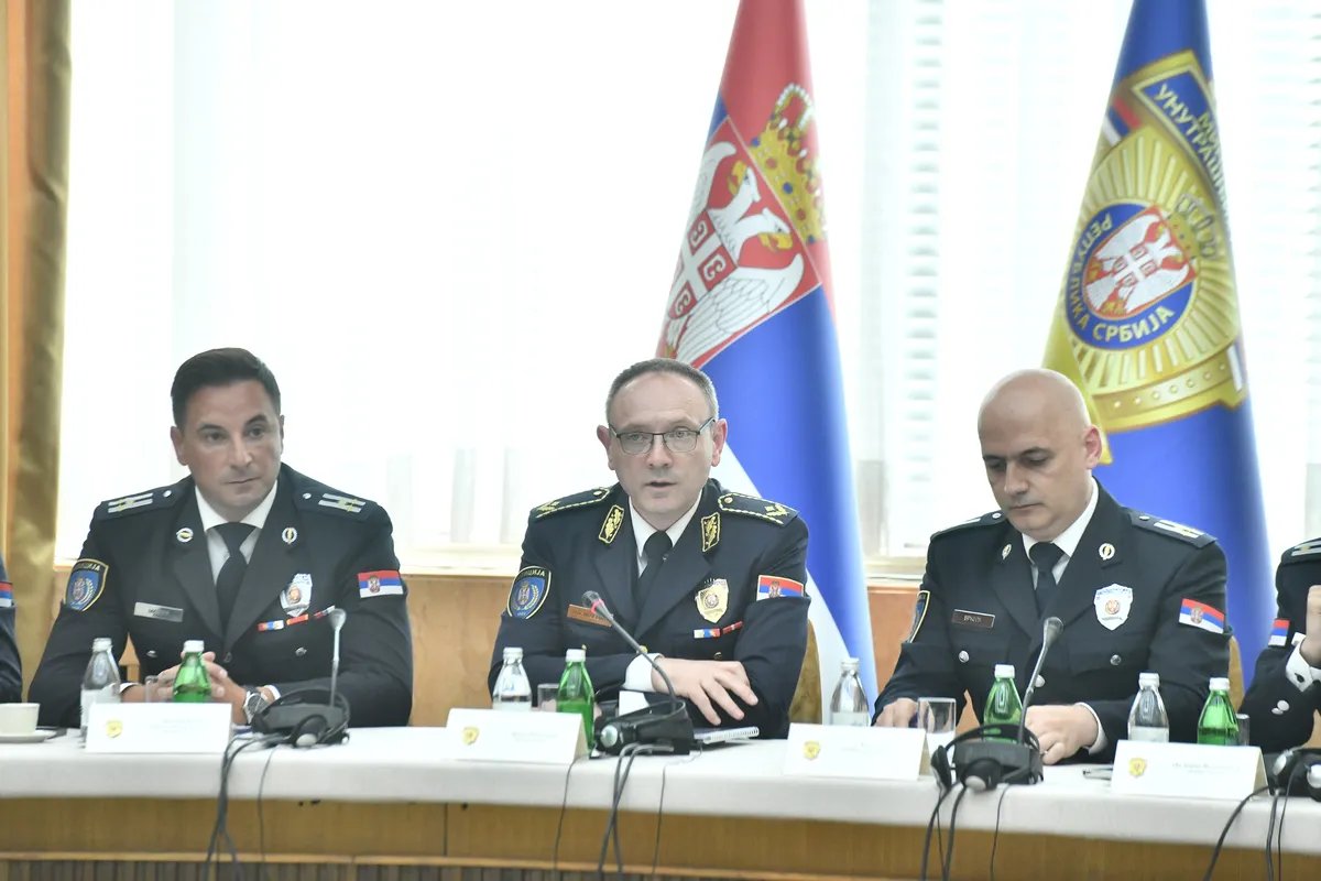 Da li će direktor policije Dragan Vasiljević da podnese ostavku nakon što je njegov načelnik uhapšen zbog prikrivanja ubistva