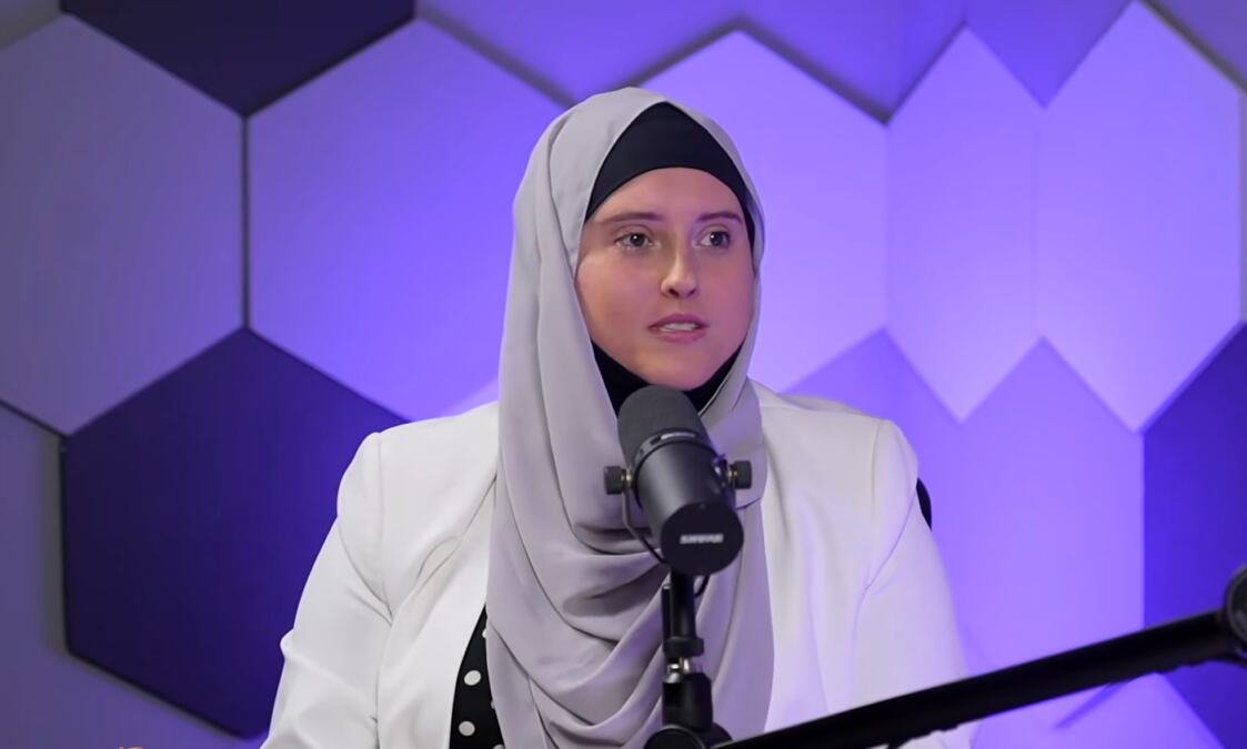 "Odrasla sam u pravoslavnoj porodici, a onda sam prešla u islam i preselila se u Sarajevo": Andrijana iz Kraljeva nosi hidžab, ali ime nije menjala